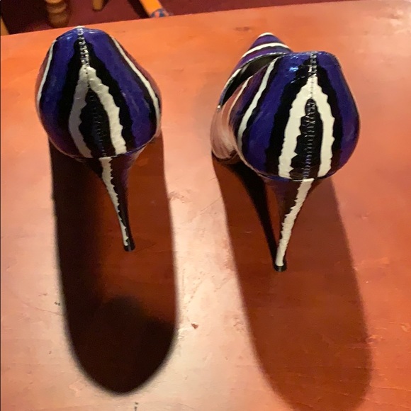 Pumps - Picture 4 of 4